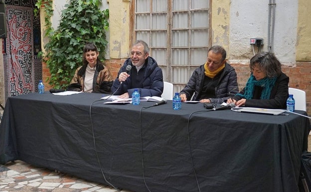 Rogelio López Cuenca en La Invisible: «Inaugurar es la única relación que los políticos tienen con la cultura»