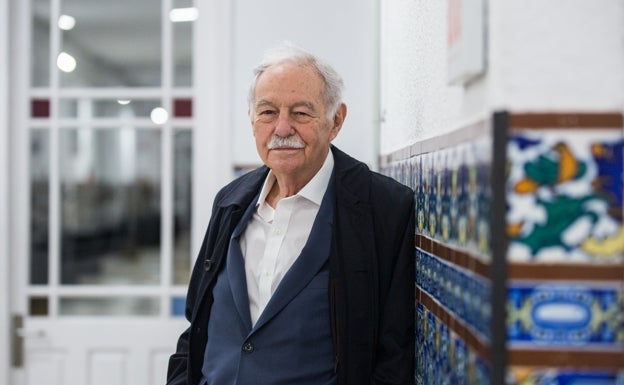 Eduardo Mendoza: «Una de las cosas que se gana con la edad es una desfachatez tremenda»