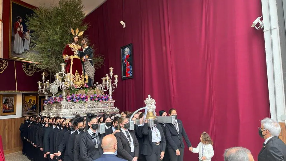 Directo | Málaga celebra un vía crucis a lo grande con 14 imágenes de Cristo de la Semana Santa