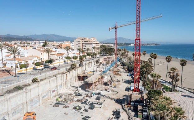 Estepona planta los cimientos para su apertura al mar