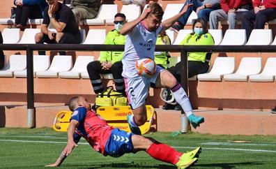 El Marbella gana al Torre del Mar y se afianza en el segundo puesto de Tercera