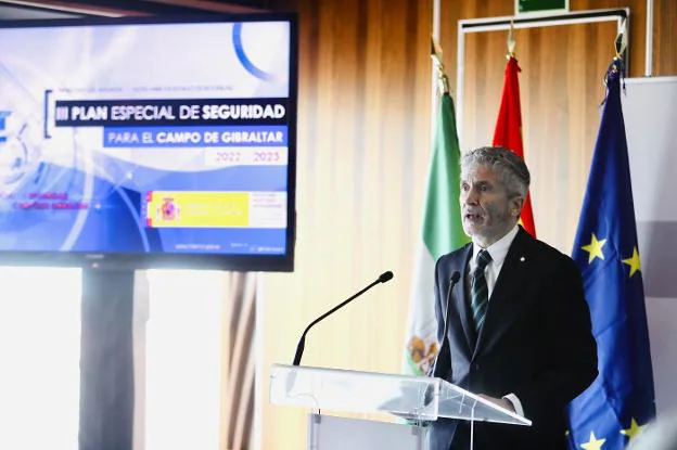 El ministro del Interior, Fernando Grande-Marlaska, ayer en Cádiz.  Nacho Frade./Europa Press