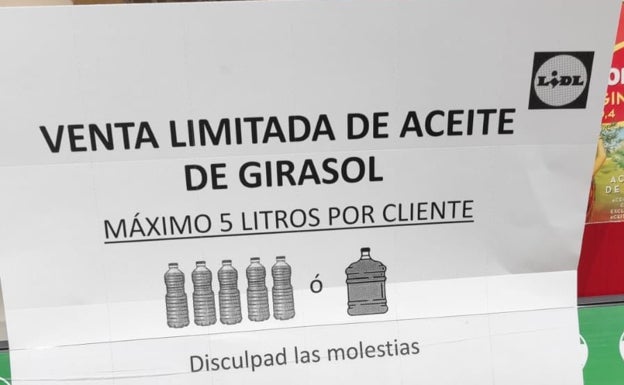 La psicosis de la guerra llega a los supermercados de Málaga: varias cadenas limitan la venta de aceite de girasol