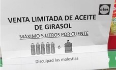 La psicosis de la guerra llega a los supermercados de Málaga: varias cadenas limitan la venta de aceite de girasol