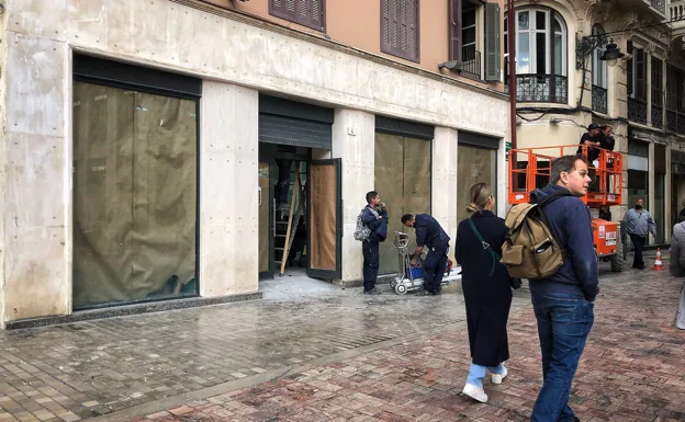 Revolución cafetera en el Centro de Malaga: Cierra Pathelin y abre un nuevo Starbucks