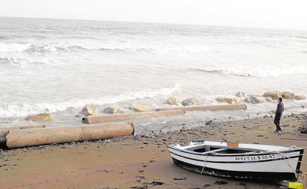 El plan para quitar las tuberías de las playas de la Costa del Sol echa a rodar