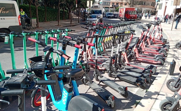 Málaga quiere una sola empresa de patinetes y bicis de alquiler, pero sin tope de vehículos