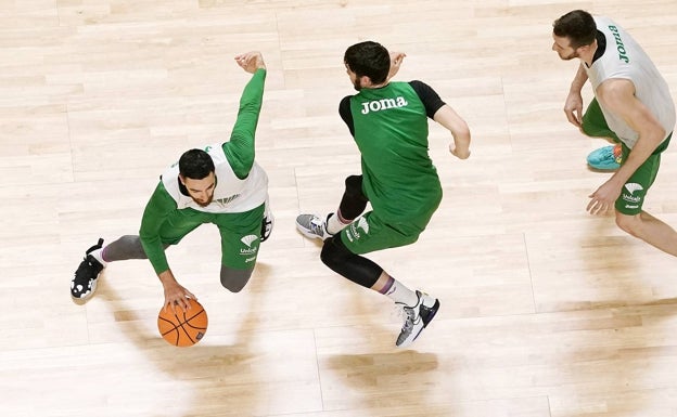 El Unicaja busca con urgencia un triunfo para no asomarse a la zona de descenso