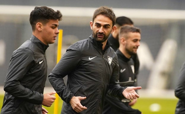 Adrián ya se entrena con el Málaga