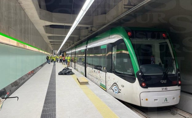 La consejera de Fomento: «El metro está ya rodando en el Centro sin ningún problema técnico»