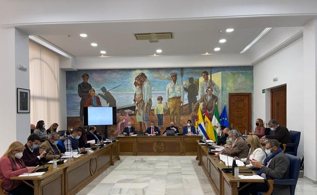 El gobierno local tripartito aprueba los presupuestos de Rincón de la Victoria