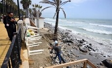 El temporal se lleva la arena de las playas y causa daños por alrededor de 450.000 euros en Marbella