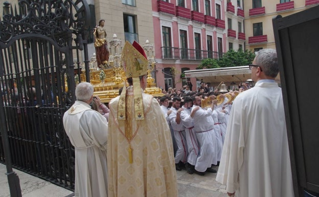 Las cofradías que no entran en la Catedral de Málaga podrán hacer estación ante la fachada del templo