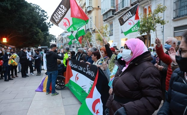 Un centenar de personas se concentran en Málaga contra la postura del Gobierno respecto al Sáhara