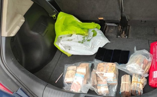 Le pillan con casi 200.000 euros en efectivo en el coche tras dejarlo mal aparcado en Mijas