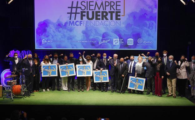 Calma tensa en el Málaga, que se reunió en familia para sus premios 'Siempre fuerte'