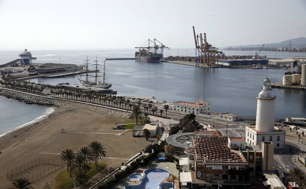 El alcalde de Málaga propone ampliar el muelle del dique de Levante para eventos náuticos