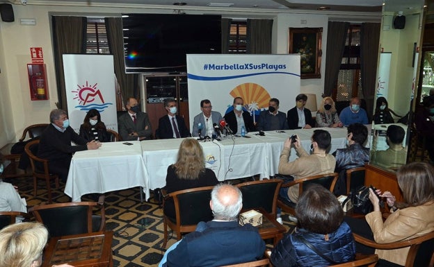Empresarios y vecinos urgen una solución definitiva para las playas de Marbella