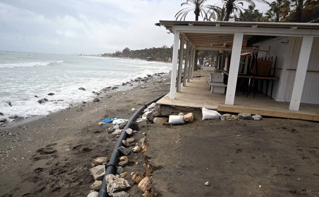 La alcaldesa pide «un frente común político, social y vecinal» para exigir una solución definitiva para las playas de Marbella