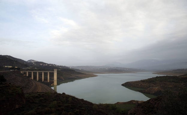 Comienza el trasvase de agua desde La Concepción a la Axarquía para abastecer a la población