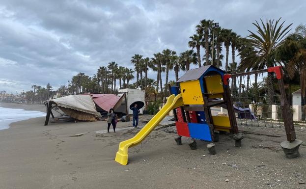 El mayor temporal en la Axarquía en cuatro décadas destroza sus playas