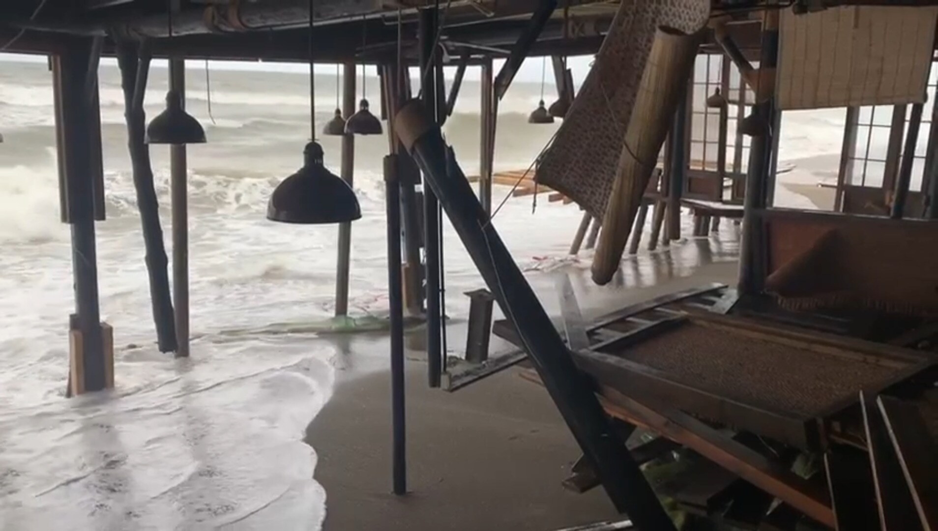 El temporal causa daños en el chiringuito Trocadero Playa de Marbella