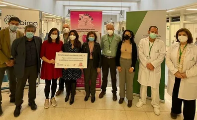 Entregan 3.500 euros a Ibima-Bionand para investigar en Málaga el cáncer de mama con metástasis