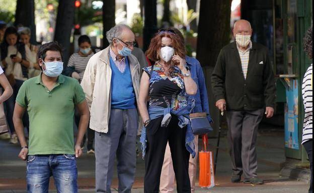 Andalucía notifica 4.802 contagios y 35 fallecidos desde el martes