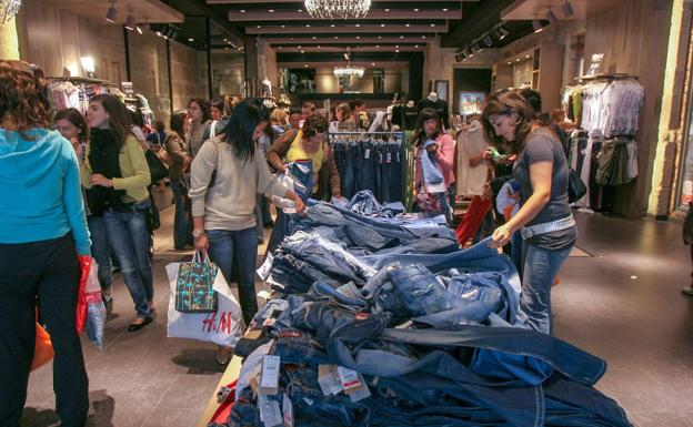 ¿Qué tiendas abren el Viernes Santo en Málaga?