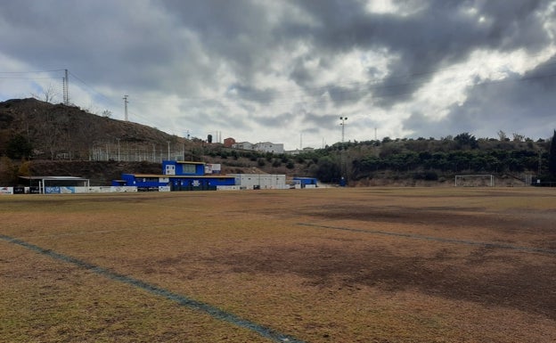 Sacan a concurso la instalación de césped artificial en el campo de fútbol de Almayate tras más de una década de quejas vecinales