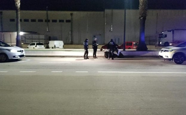 La policía detiene a dos jóvenes en Mijas tras una persecución por el robo de una moto