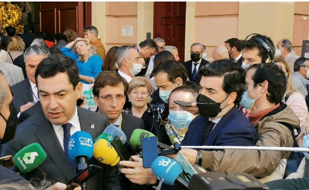 Moreno: «Voy a meditar sobre cuándo serán las elecciones andaluzas llevando hoy el trono de la Exaltación»