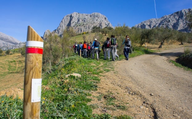 La Gran Senda de Málaga consolida el turismo de interior en la provincia con 1,3 millones de senderistas al año