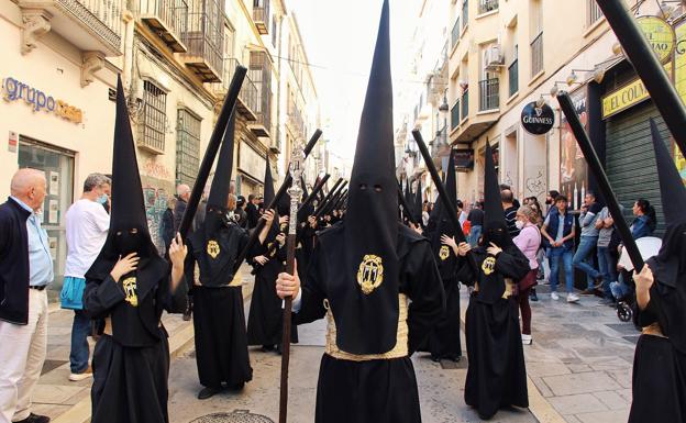 La Hermandad de la Santa Cruz de Málaga aclara que no pidió el desalojo de las calles Arco de la Cabeza y Pozos Dulces