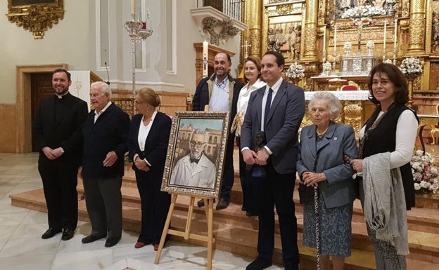 Raúl Berzosa pinta al doctor Gálvez Ginachero, en proceso de beatificación, en el 70.º aniversario de su muerte