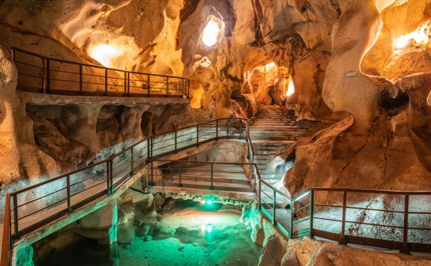 La Cueva del Tesoro aumenta sus visitas en la Semana Santa un 45% más que antes del Covid