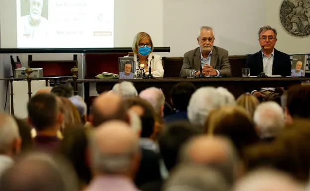 Un acto con aires de lealtad: el PSOE de Málaga respalda a José Antonio Griñán