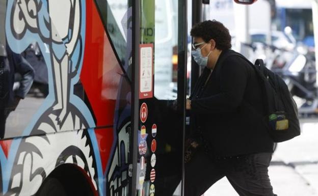 El BOE publica el decreto que pone fin a las mascarillas: excepciones y uso en el trabajo y en la escuela