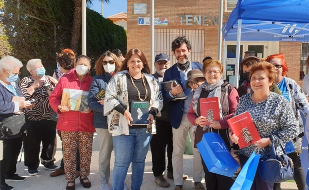 Algarrobo, primera parada de la biblioteca de la Diputación que recorrerá los 87 pueblos de menos de 20.000 vecinos