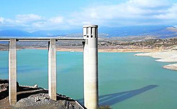 La Viñuela | El gran embalse que cambió el paisaje del interior de la comarca