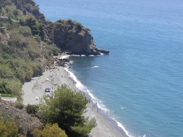 Nerja | Los Acantilados de Maro, una costa abrupta de gran valor ecológico