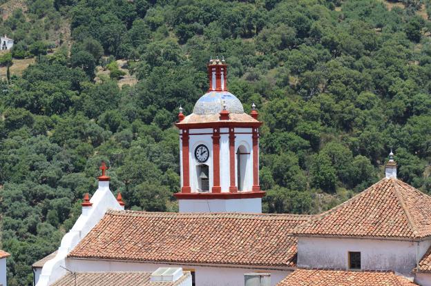 Benarrabá | La parroquia de la Encarnación, el emblema de un cuidado centro histórico