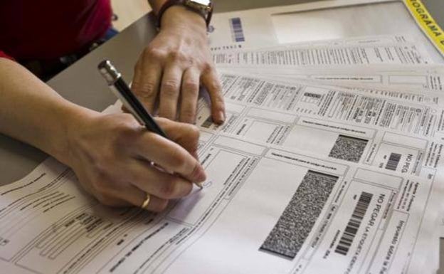 Planes de pensiones, ERTE, reformas en casa, criptomonedas... las dudas de los malagueños ante la Renta