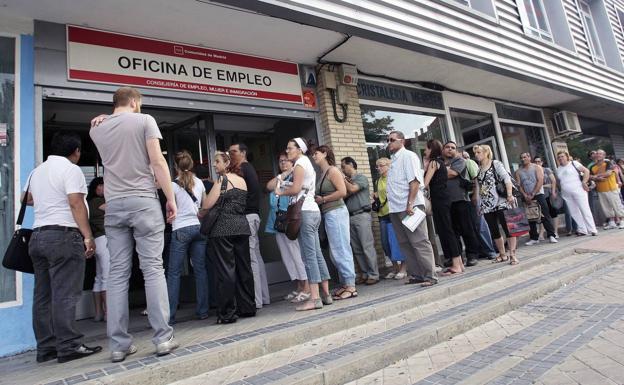 Málaga suma 33.000 ocupados en un año, pero sigue con un 20% de desempleo