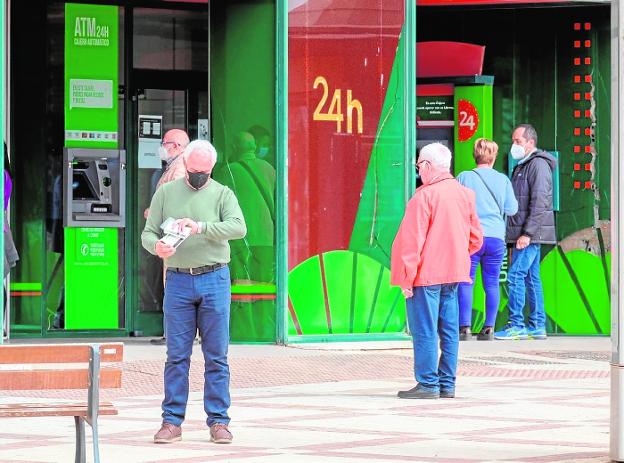 No a la cita previa ni a las colas en los comercios