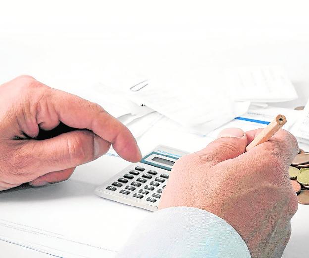 Los autónomos se arriesgan a multas por no guardar las facturas