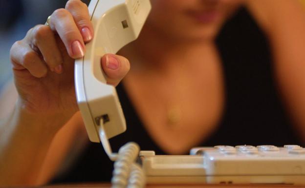 Hoy arranca el plazo para solicitar cita si está interesado en que Hacienda le haga la declaración de la renta por teléfono