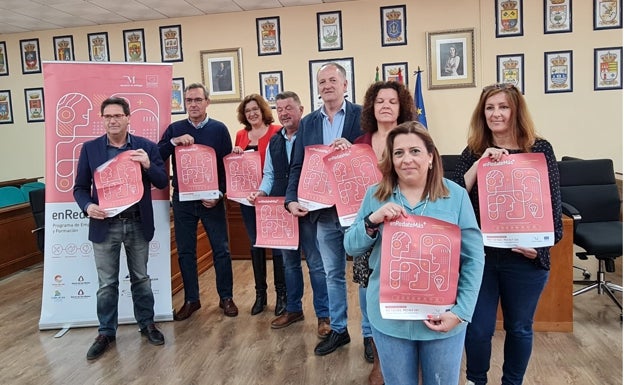 La Diputación de Málaga ofrece nueve itinerarios para la inserción laboral de 135 personas vulnerables en la Axarquía