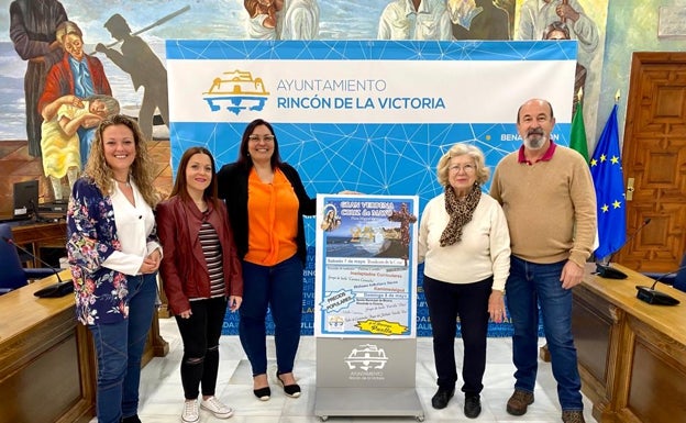 Cultura y la Hermandad del Carmen de Rincón de la Victoria celebran la Cruz de Mayo