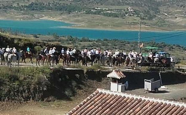 Polémica en La Viñuela por el cambio de recorrido de una romería